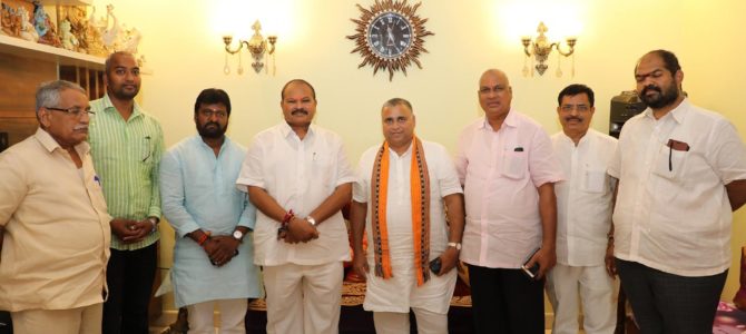 Discussed various political issues with State President of BJP Andhra Pradesh Shri Kanna Lakshmi Narayana Ji and other senior Karyakartas of Bharatiya Janata Party (BJP) at Guntur.